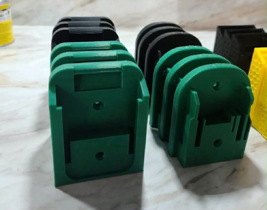Adapter / uchwyt ścienny do narzędzi i baterii Makita 18v