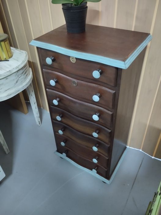 Camiseiro com 7 gavetas