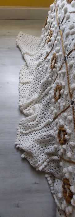 Manta pura lã toda trabalhada