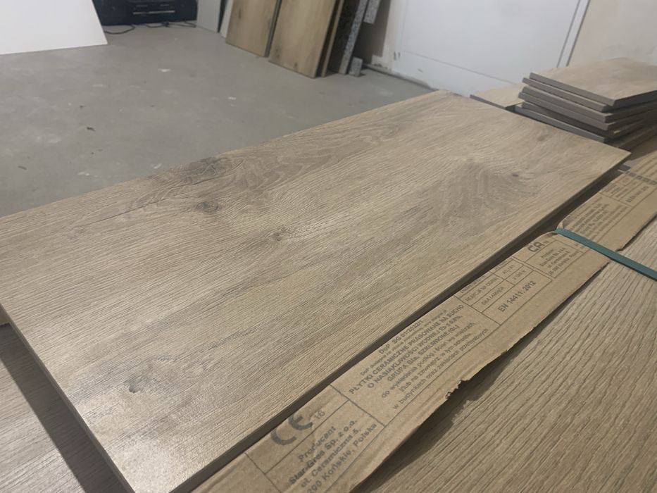 Płytki Gresowe w kolorze Dębu