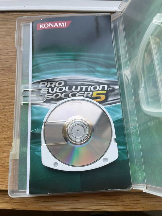 Pro Evolution Soccer 5 (Playstation Portable - PSP)