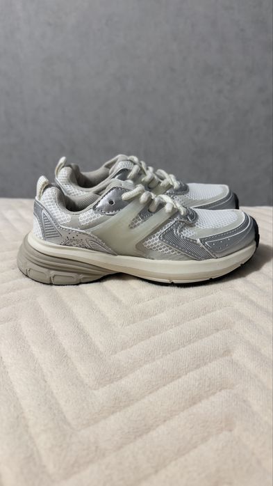 Кросівки zara 29