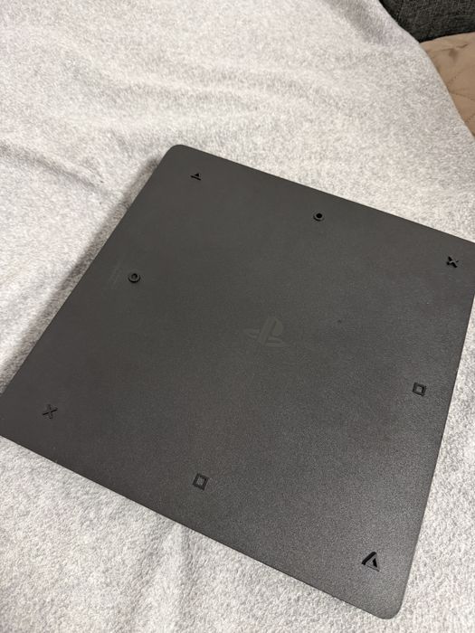 Продам PS4 Slim 500gb