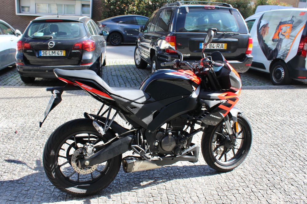 Aprilia Tuono 125 (2023) | 8.800 km | Escape MIVV