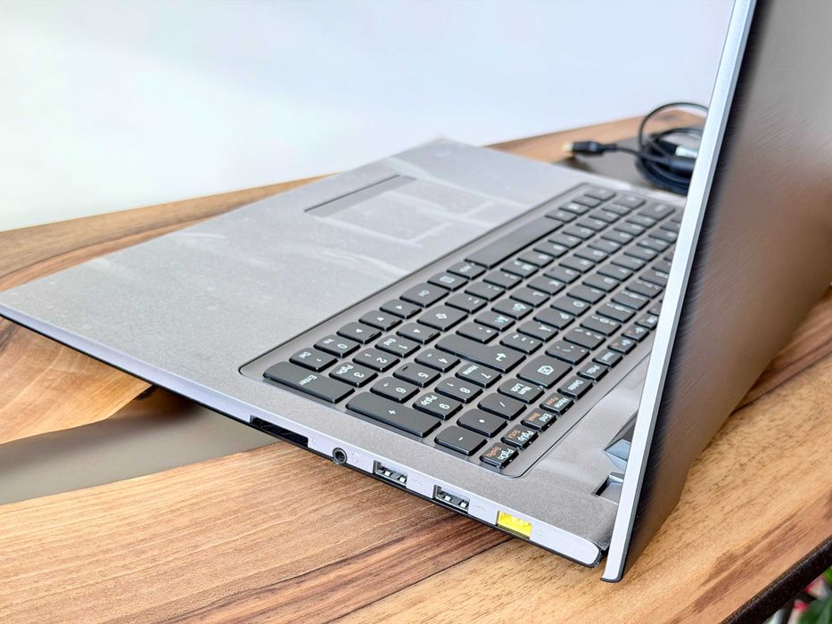 Lenovo IdeaPad S500/ Celeron N1017U / 8GB RAM / 256GB SSD / 15,6 HD