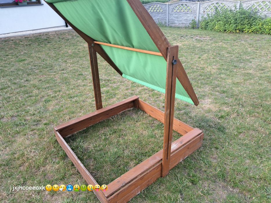Piaskownica z daszkiem