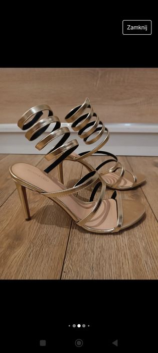 Złote sandały na obcasie