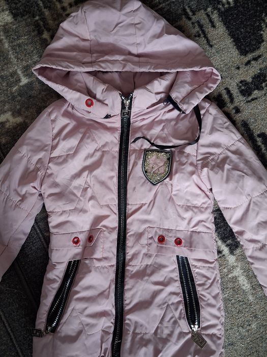 Куртка на дівчинку