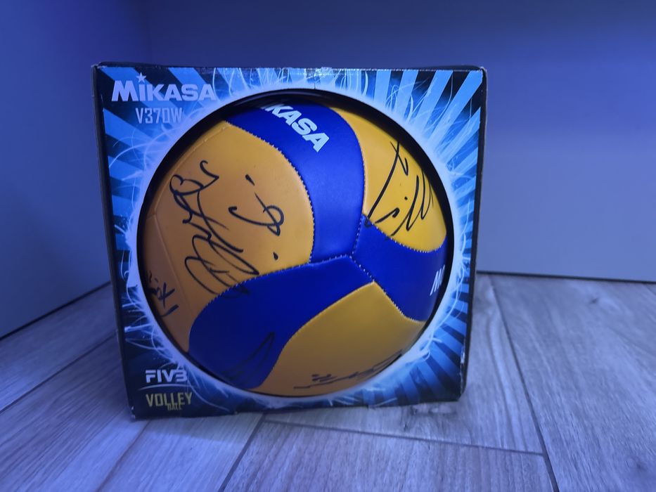 Piłka oryginalna z autografami