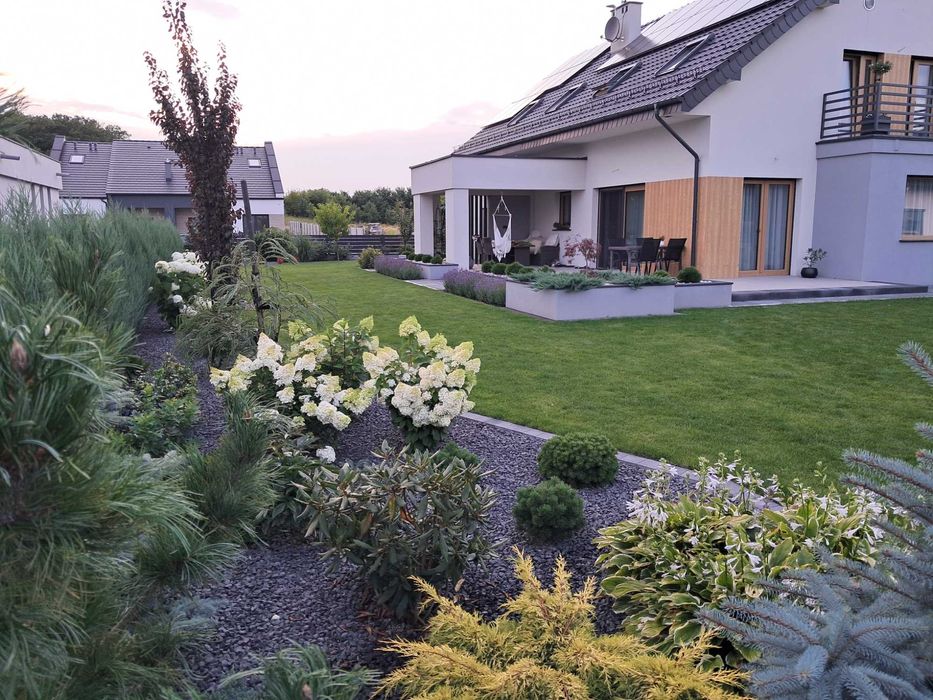 Dom jednorodzinny z garażem dwustanow. pow. 257,3 m2, Biskupice Wlkp.