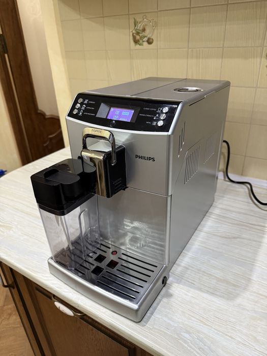 Автоматична кавоварка Philips Minuto One Touch Cappuсcino