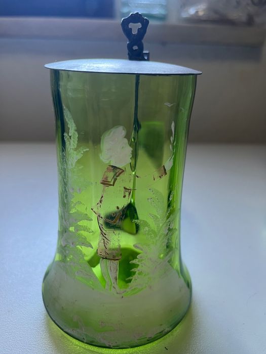 Canecas em vidro com tampa