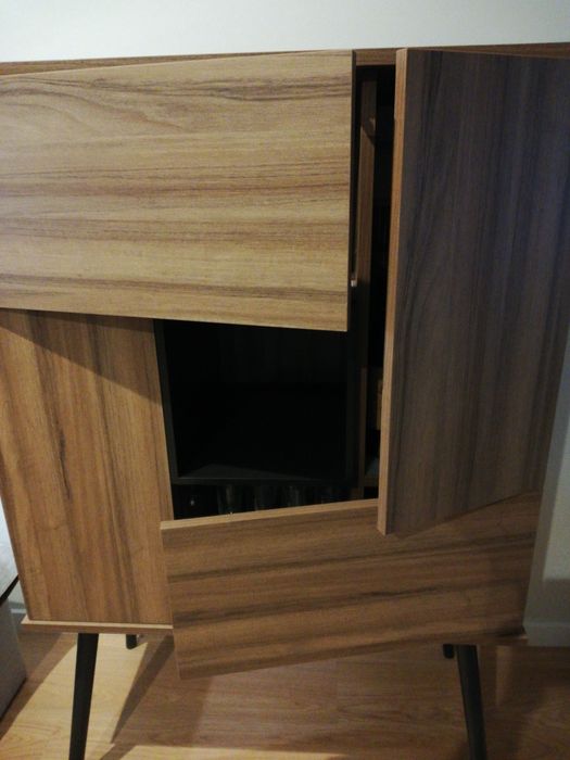 Aparador E móvel bar antarte para desocupar.