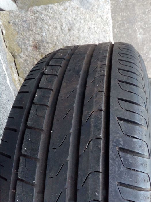 Par de Pneus Pirelli - 215 55 R16