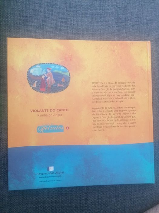 Livro infanto-juvenil Violante do Canto - Rainha de Angra