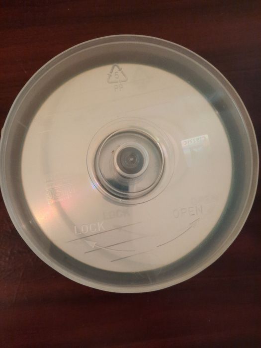 CD-R 700 МБ с кейсов 15 штук.