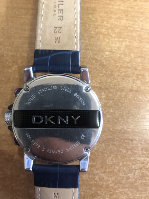 Продам часы DKNY NY1373