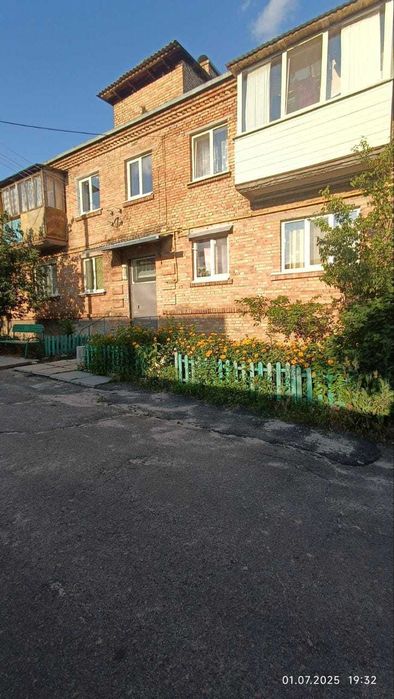 Продаж 3-х кімнатної квартири біля Ірпінської набережної.