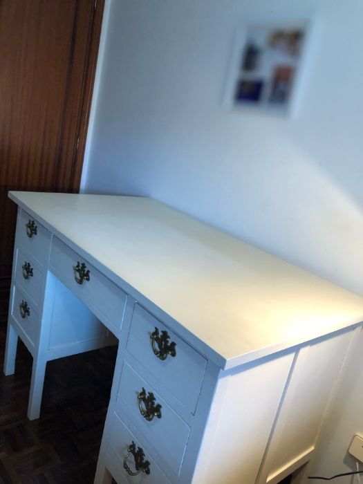 Secretária branca antiga de madeira maciça