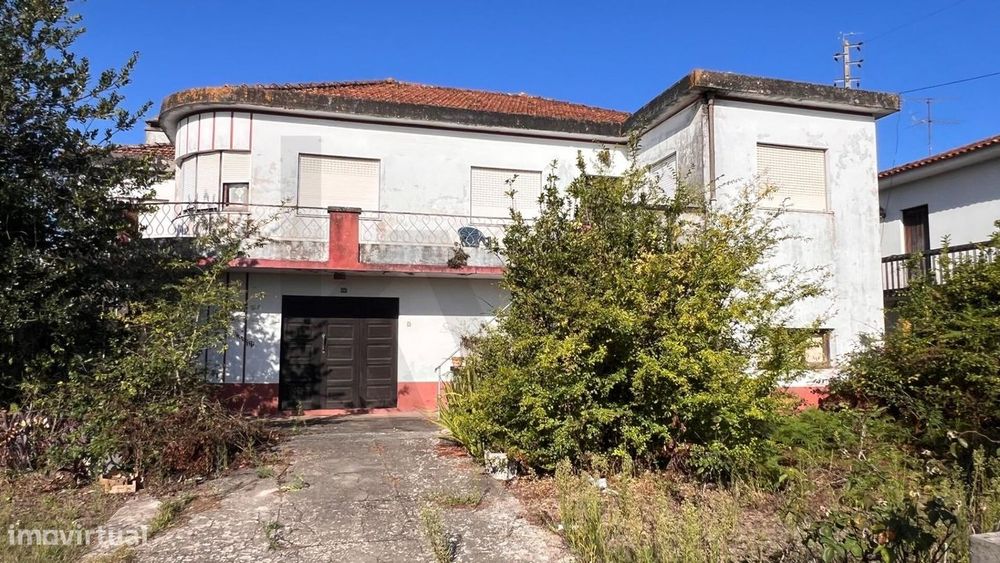 Moradia T5 para Remodelação | 238 m2 | Terreno 2.214 m2 | Vagos, Aveir