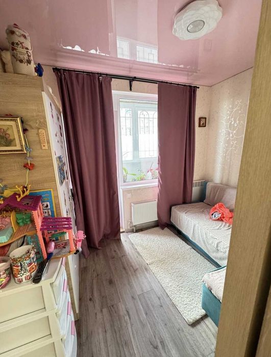 Продам простору квартира у мальовничому Маріїнському!