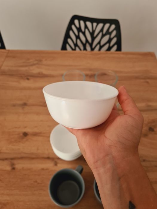 Sortido de Loiça - Copos, Taças e Canecas