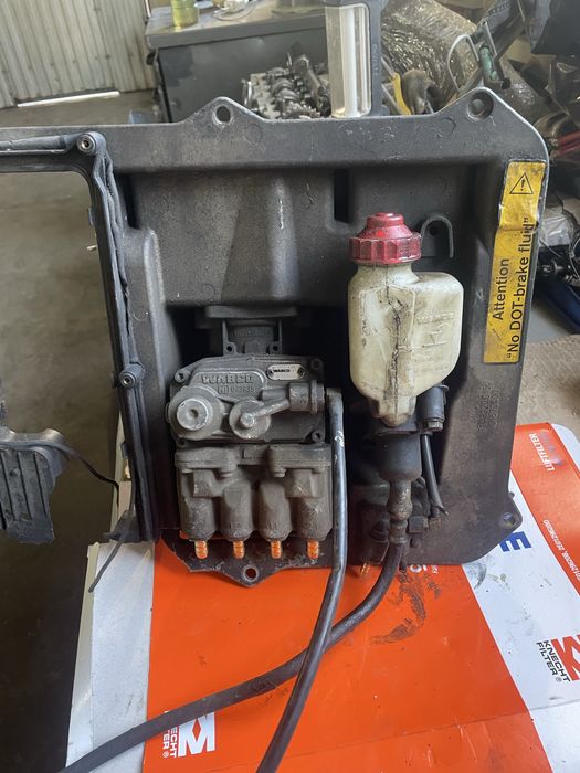 Тормозний клапан гальмівний клапан MAH TGL TGM WABCO 81.52130-6287