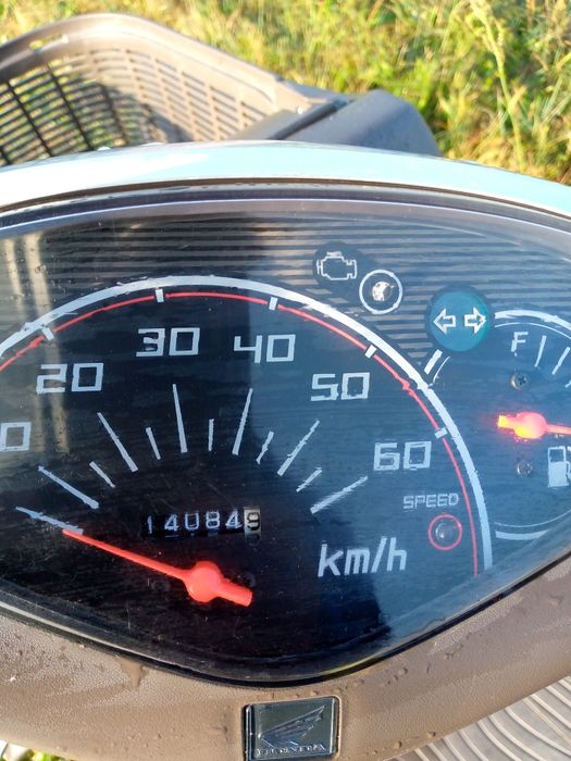 Мопеди скутери продаж