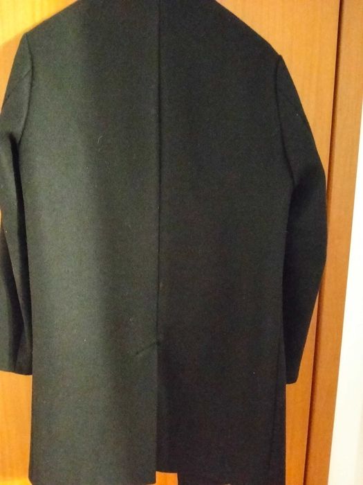 Sobretudo preto de fazenda