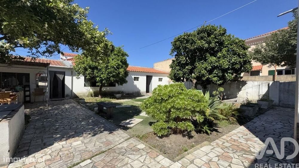 Casa / Villa T2 em Alhos Vedros de 120 m2