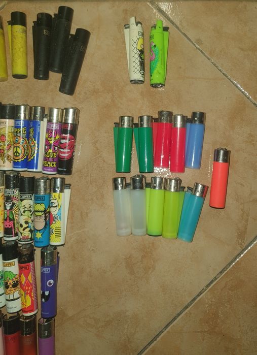 96 Isqueiros Clipper variados