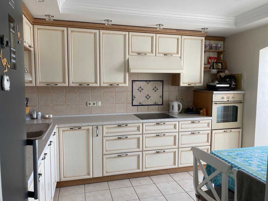 Квартира з ремонтом, меблями і технікою