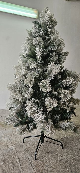 Árvore de Natal efeito neve da Tattoon