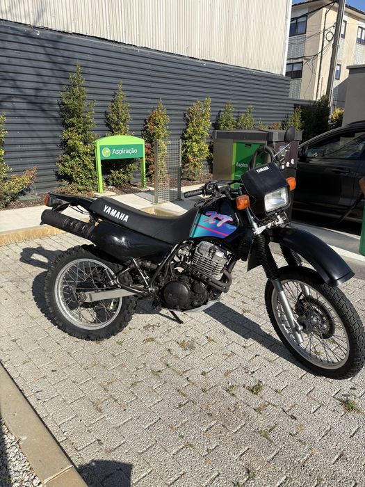 Yamaha XT350 como nova