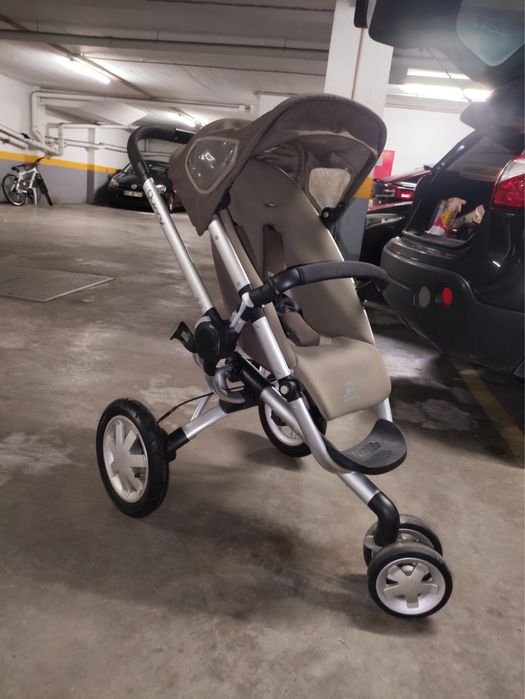 Carrinho bebé Quinny com ovo bebéconfort (o ovo nunca foi usado).