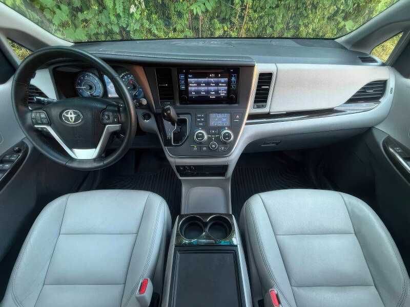 2015 Toyota Sienna XLE Premium 8-Passenger