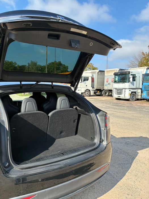 Tesla model x 2019