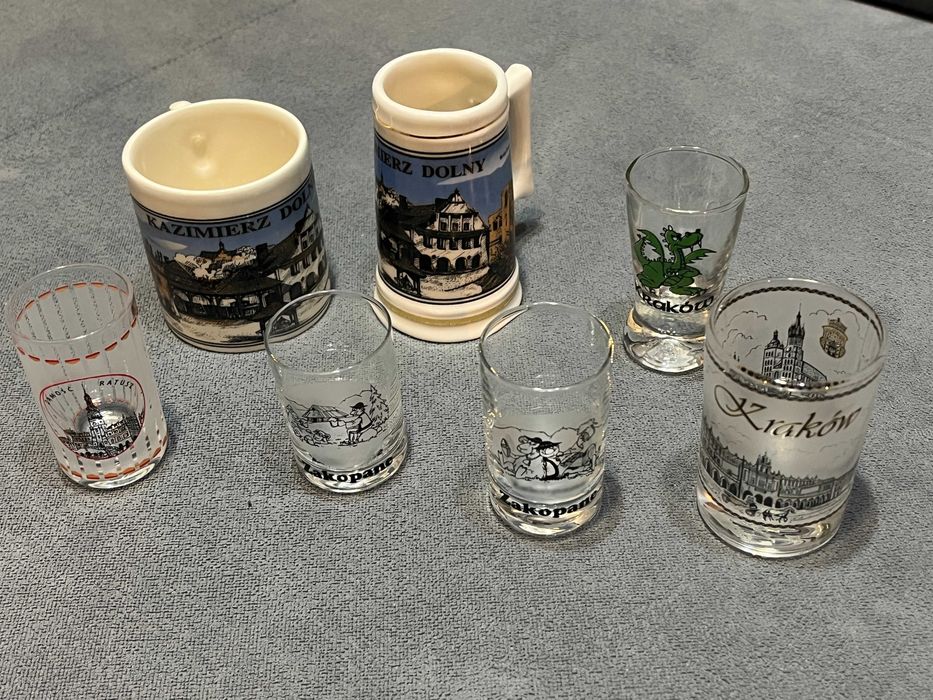Pamiątkowe kieliszki dla kolekcjonerów (19 sztuk)