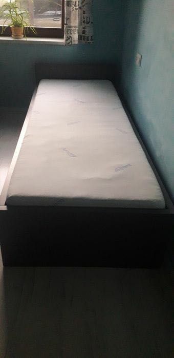 Sprzedam łóżko z materacem