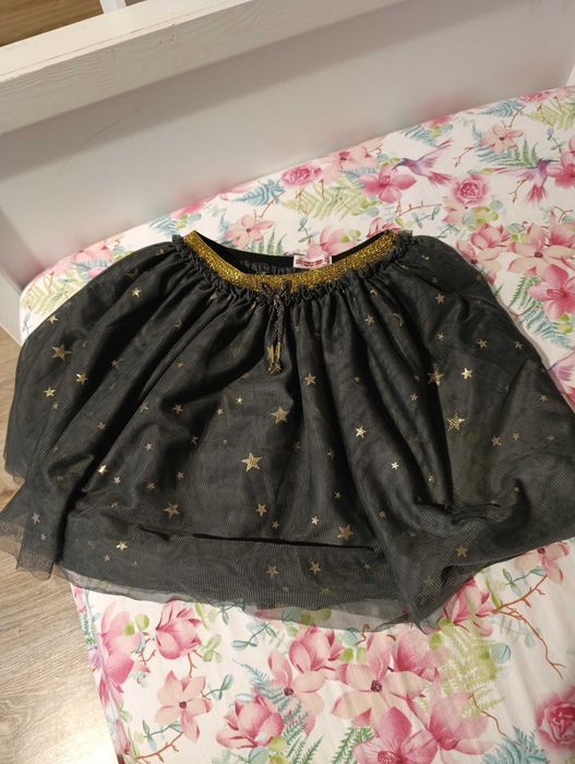 Szara spódniczka w gwiazdki