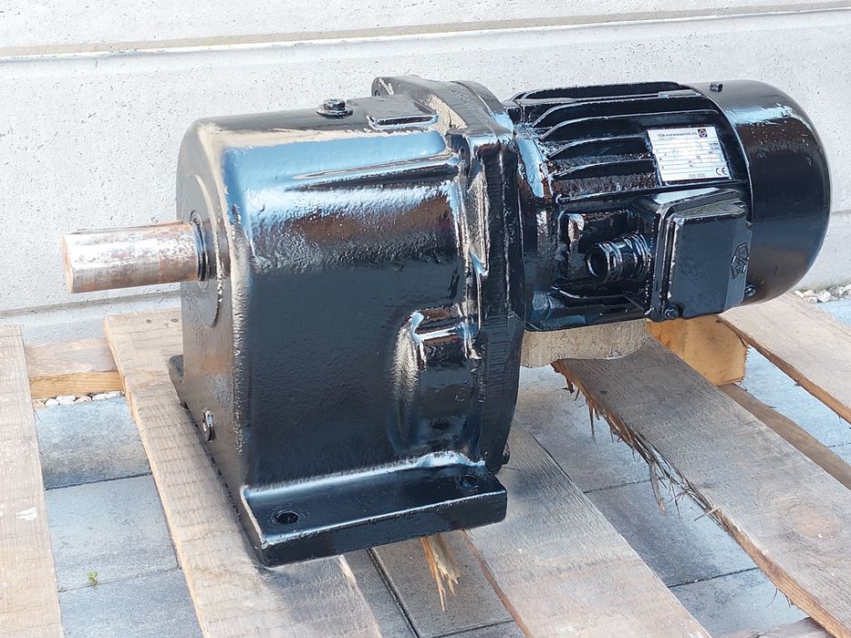 Motoreduktor 1.5kw. 17obr./min., Gwarancja