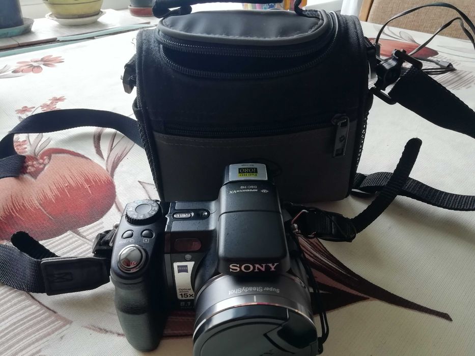 Фотоапарат Sony DSC-H9