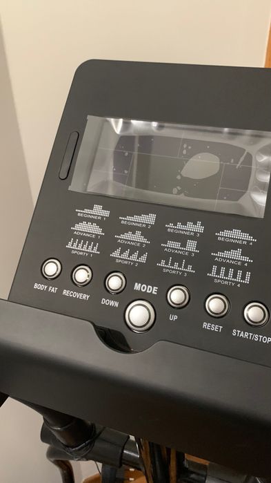 Elíptica para exercício em casa ou no ginásio