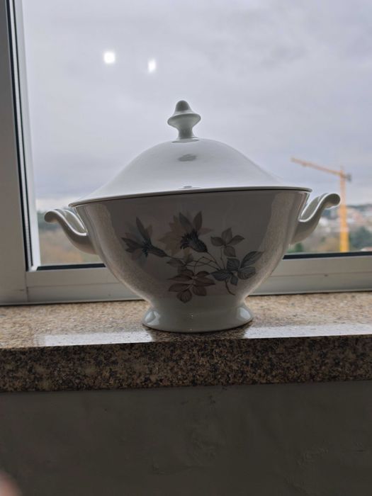 Peças porcelana variadas