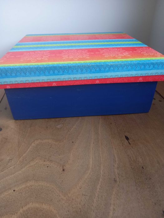 Caixa multiusos em madeira