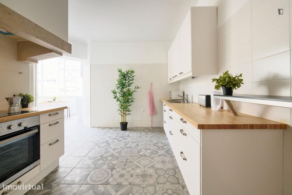 Quarto - localizado em Alvalade Lisbon