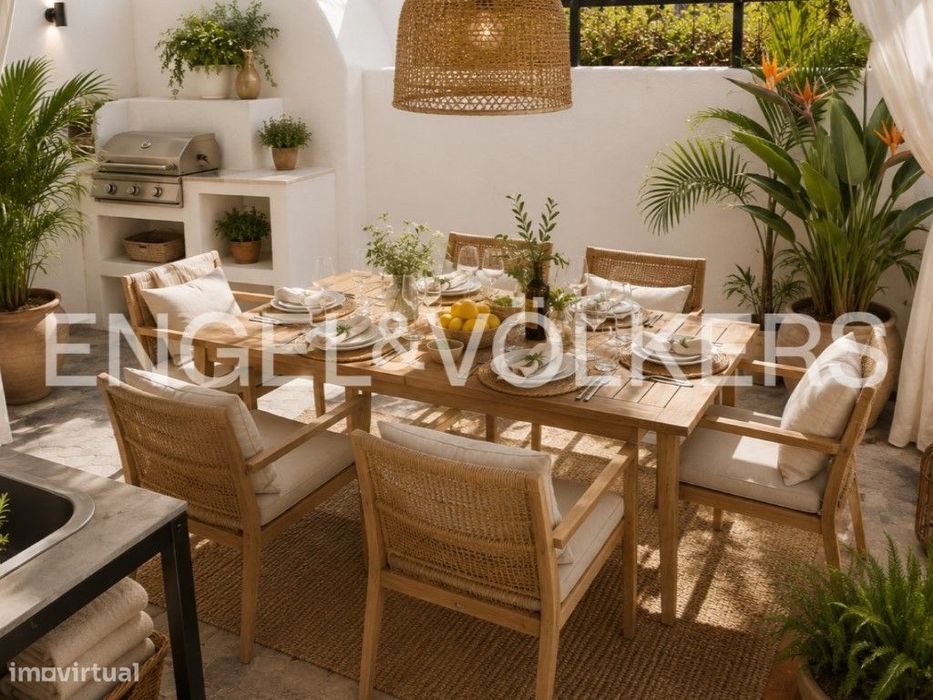 Renovated 3-Bedroom Apartment with Patio in Faro