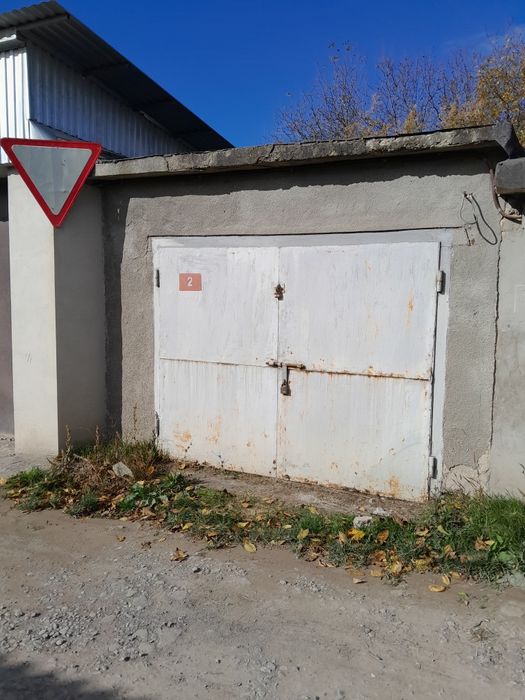 Продам капітальний гараж.