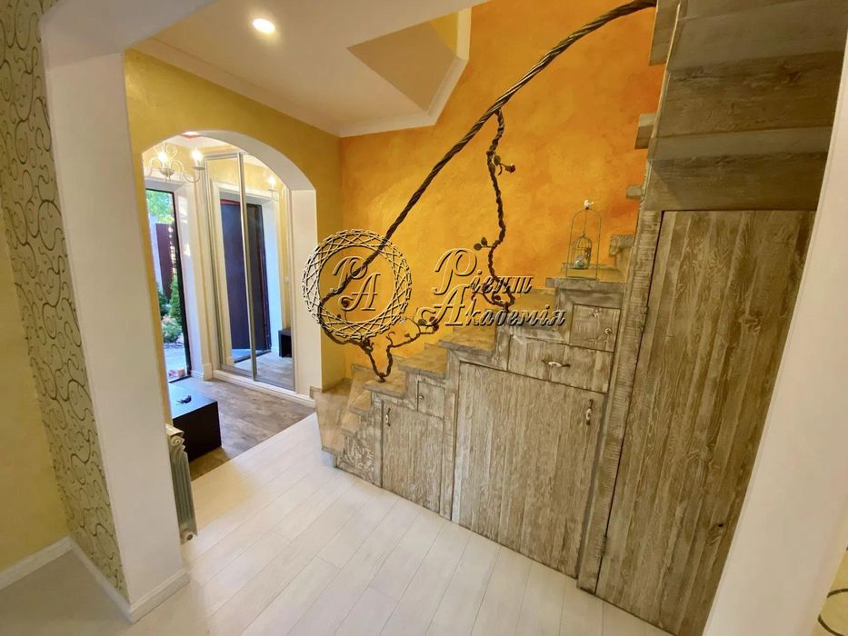 Сдам дом Київ, 182-а Садова вул.