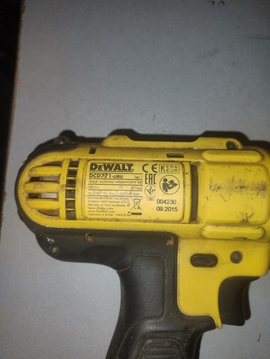Продам недорого оригінального шуруповерта "DEWALT,"LT